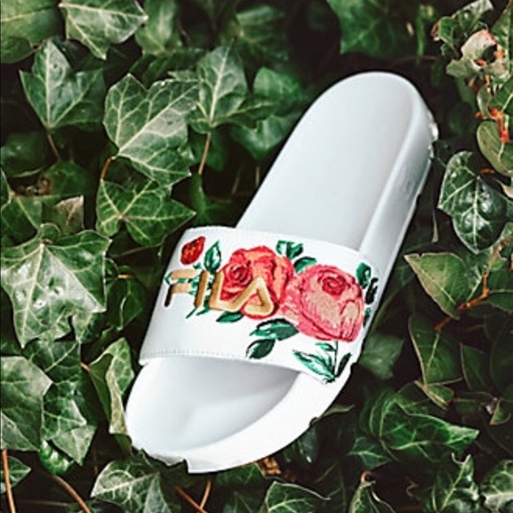 fila womens drifter rose embroidered white slide sandals